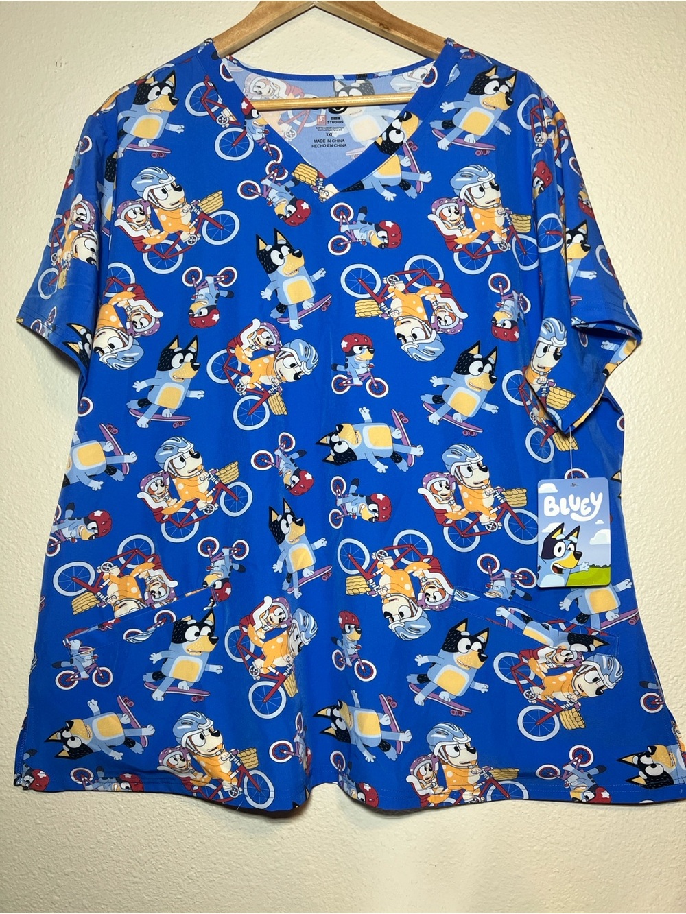 Bluey Women’s Scrub Top NWT Size 3XL